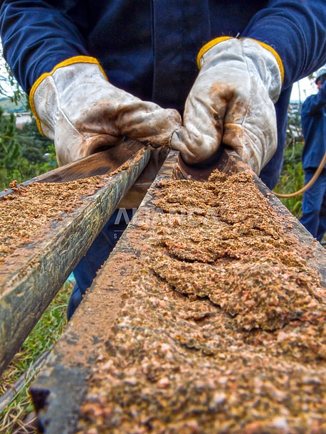 O que é uma Sondagem de Solo? A Ciência que Sustenta Grandes Projetos